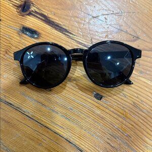 Flowerful Black Round Sunglasses